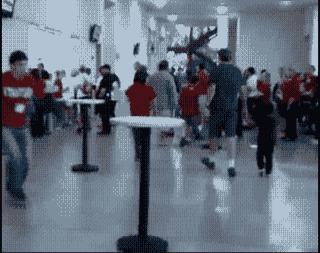 “哎……我怎么有点晕啊?”哈哈哈哈哈让人笑岔气的45个搞笑动图