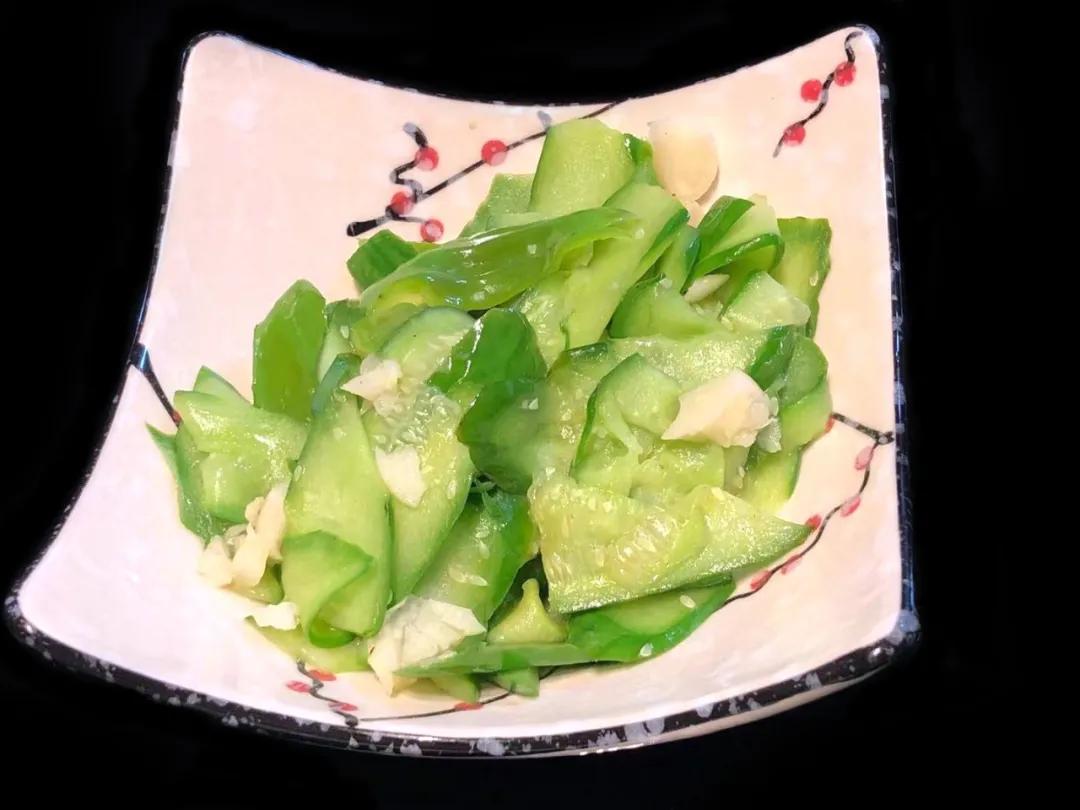 潮爸8月12日午餐记录，鲍鱼烧牛蹄筋、龙口粉丝烧大虾