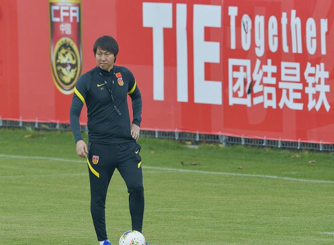 国足新款球衣正式开售！价格640元，球迷：卖40块就考虑一下