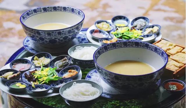 云南蒙自的过桥米线最正宗,蒙自云南过桥米线哪家最正宗