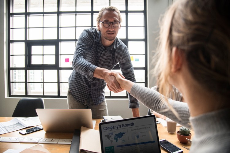 今天你握手了吗？