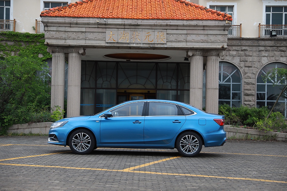 朗逸2万元左右,荣威i6和朗逸