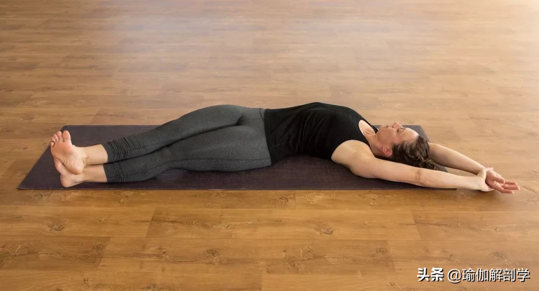 腰部放松操八个动作,6个动作缓解下背疼痛