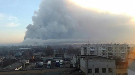 乌军弹药库爆炸视频,乌军弹药库爆炸现场
