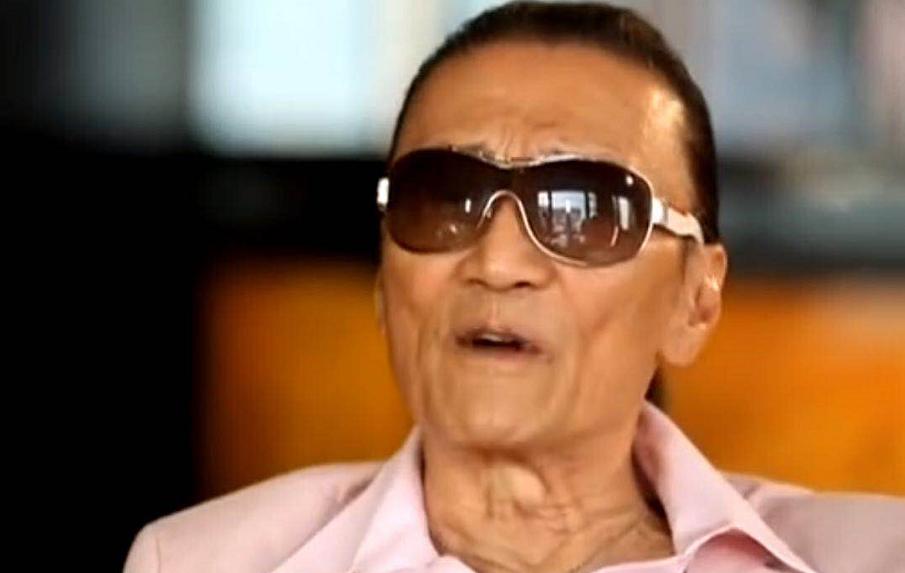 谢贤从年轻到老的视频,谢贤一年赚一栋楼