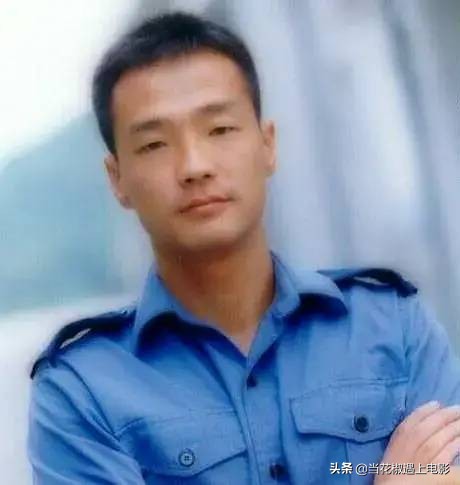 他自甘堕落演抹黑香港警察，“惯犯”王喜的劣迹何止这一桩