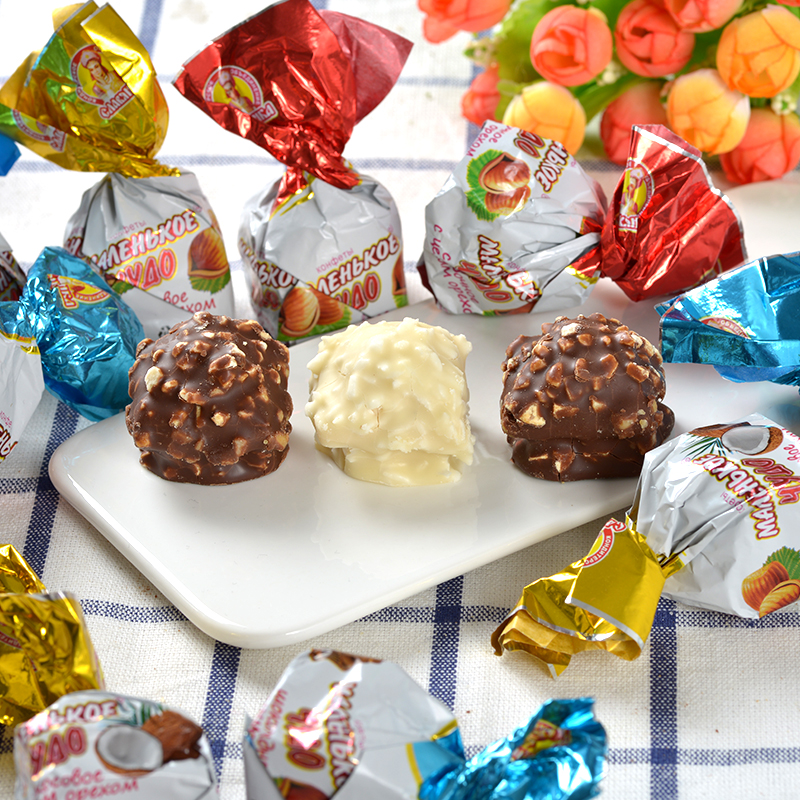 网红巧克力又大又好吃满满一大箱,各种网红巧克力