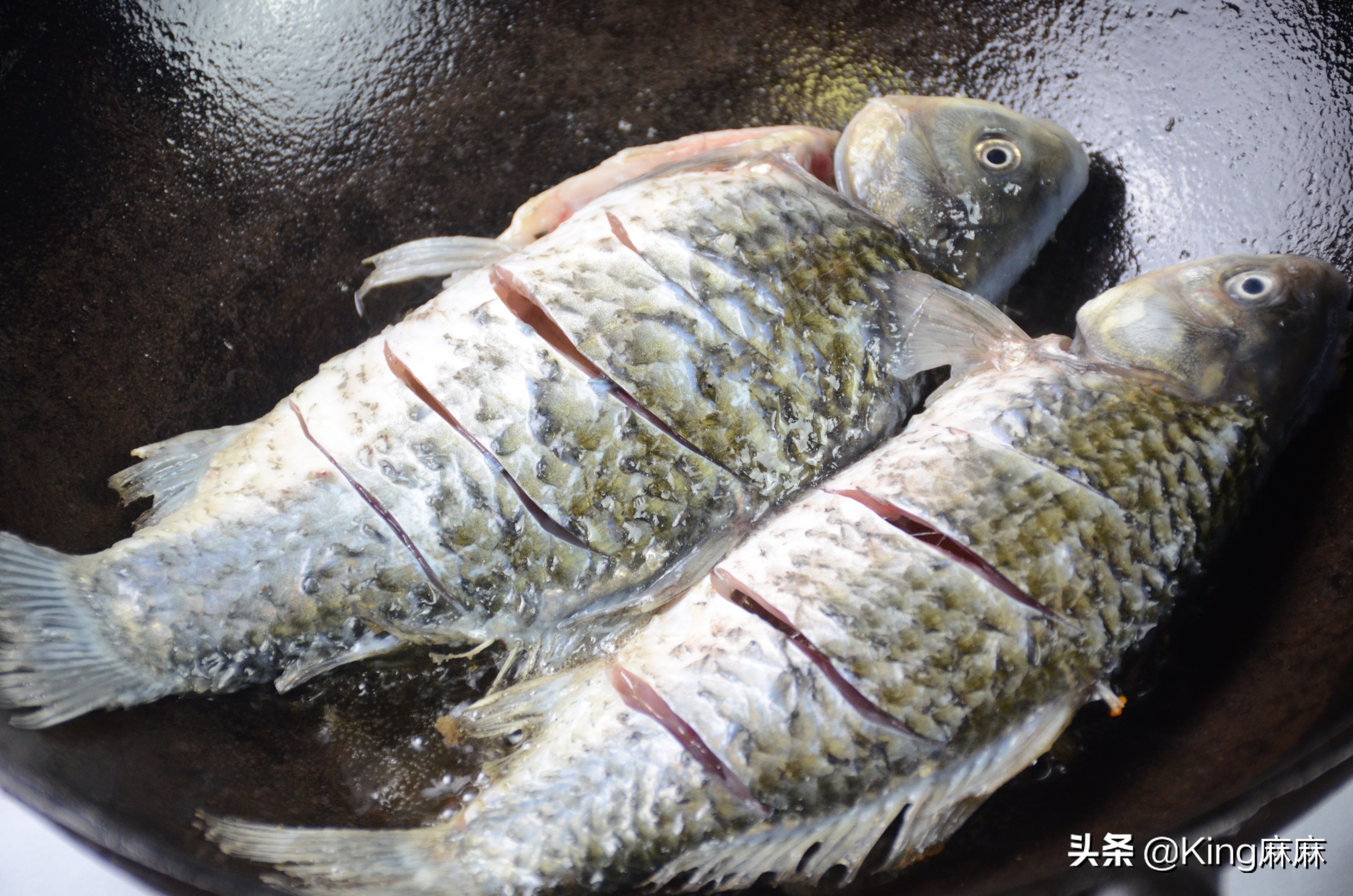 炖鱼汤到底去不去鱼鳞片,炖鱼汤只炖鱼要炖多久