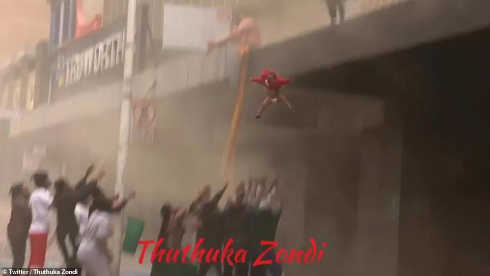 南非全国进入灾难状态的场面,南非大事件