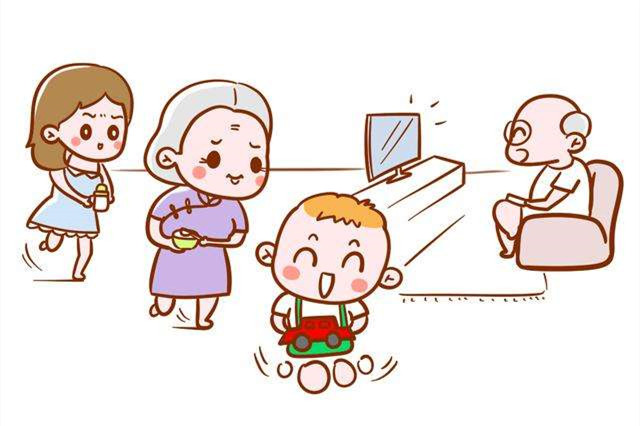 宝宝吃饭喜欢到处乱跑视频,宝宝吃饭坐不住总是跑怎么办