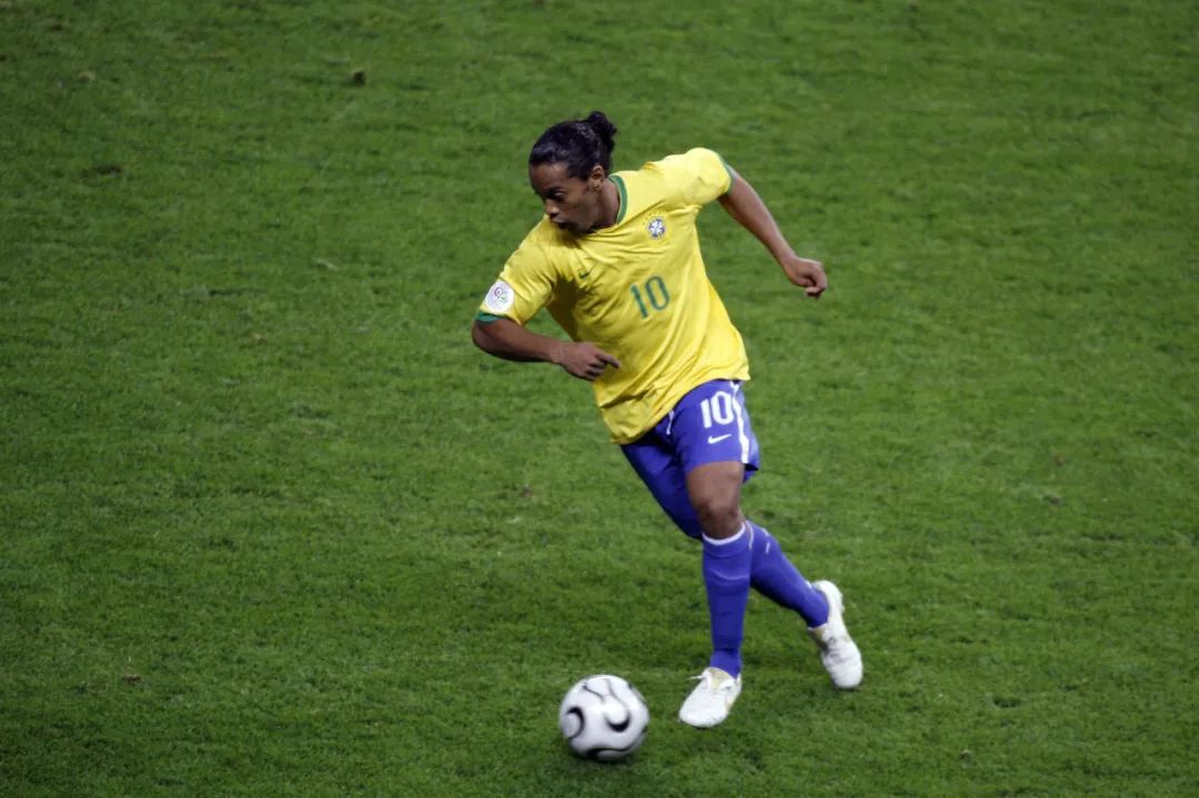 巴西十大球星排名最新,巴西十大足球过人排行