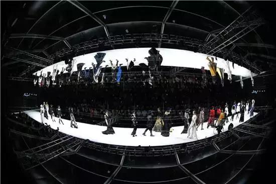 正弘城半年破10亿/加拿大国民咖啡、哥老官开出河南首店丨6月商报