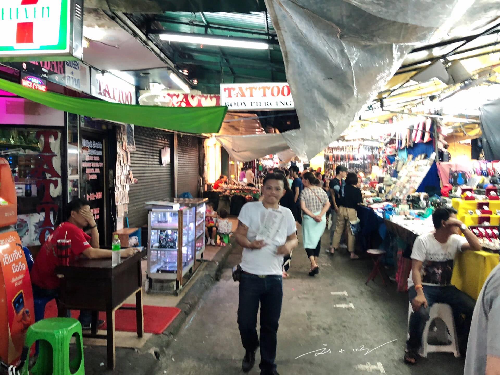 泰国曼谷夜景高清视频,泰国曼谷虹灯区的异国风情