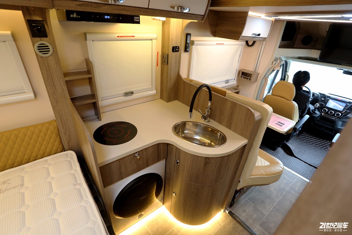 霍夫勒逸翔房车小额头,霍夫勒逸翔小顶房车