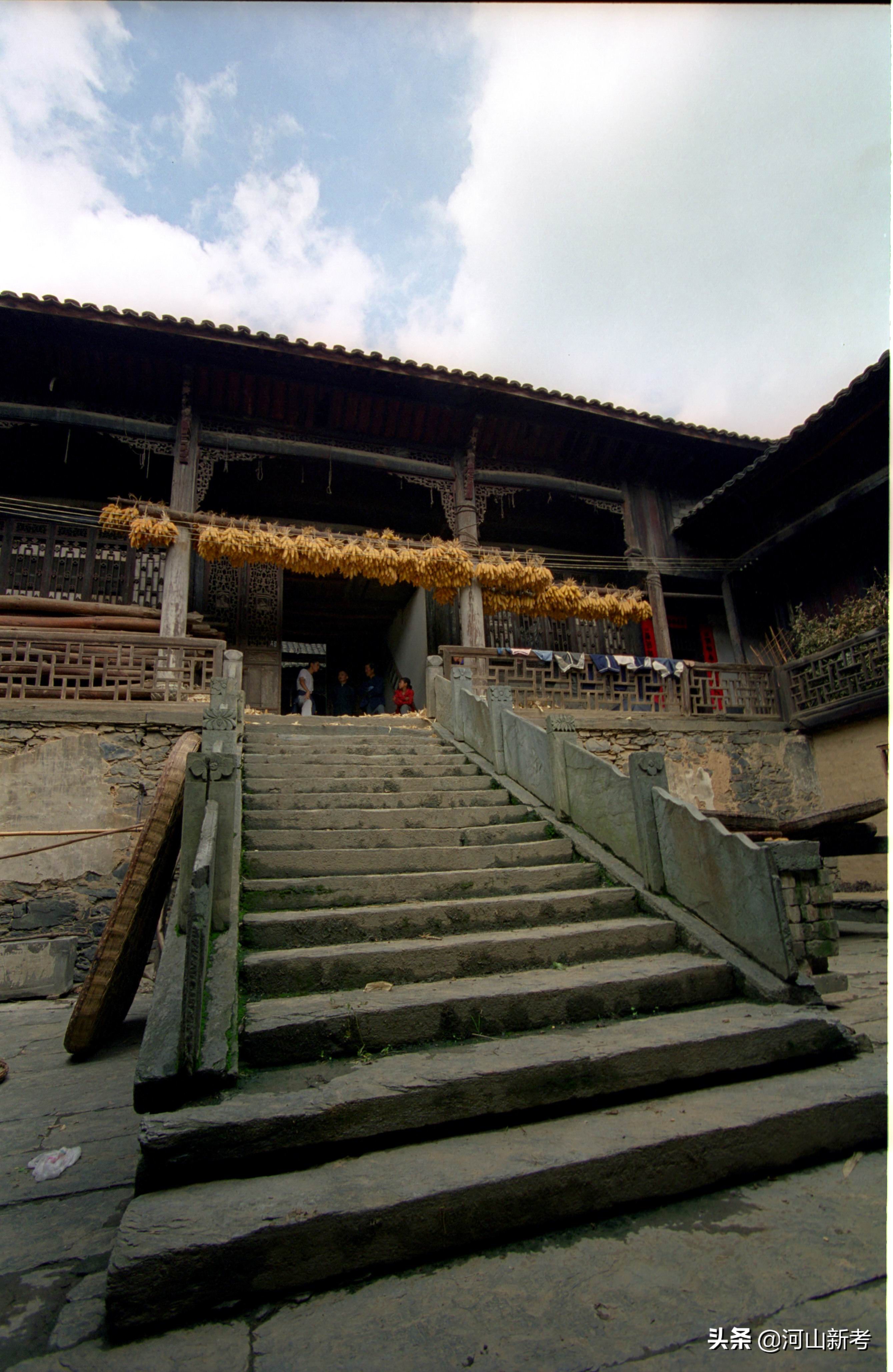 鄂西北大山深处的花屋,竹坪乡高家花屋