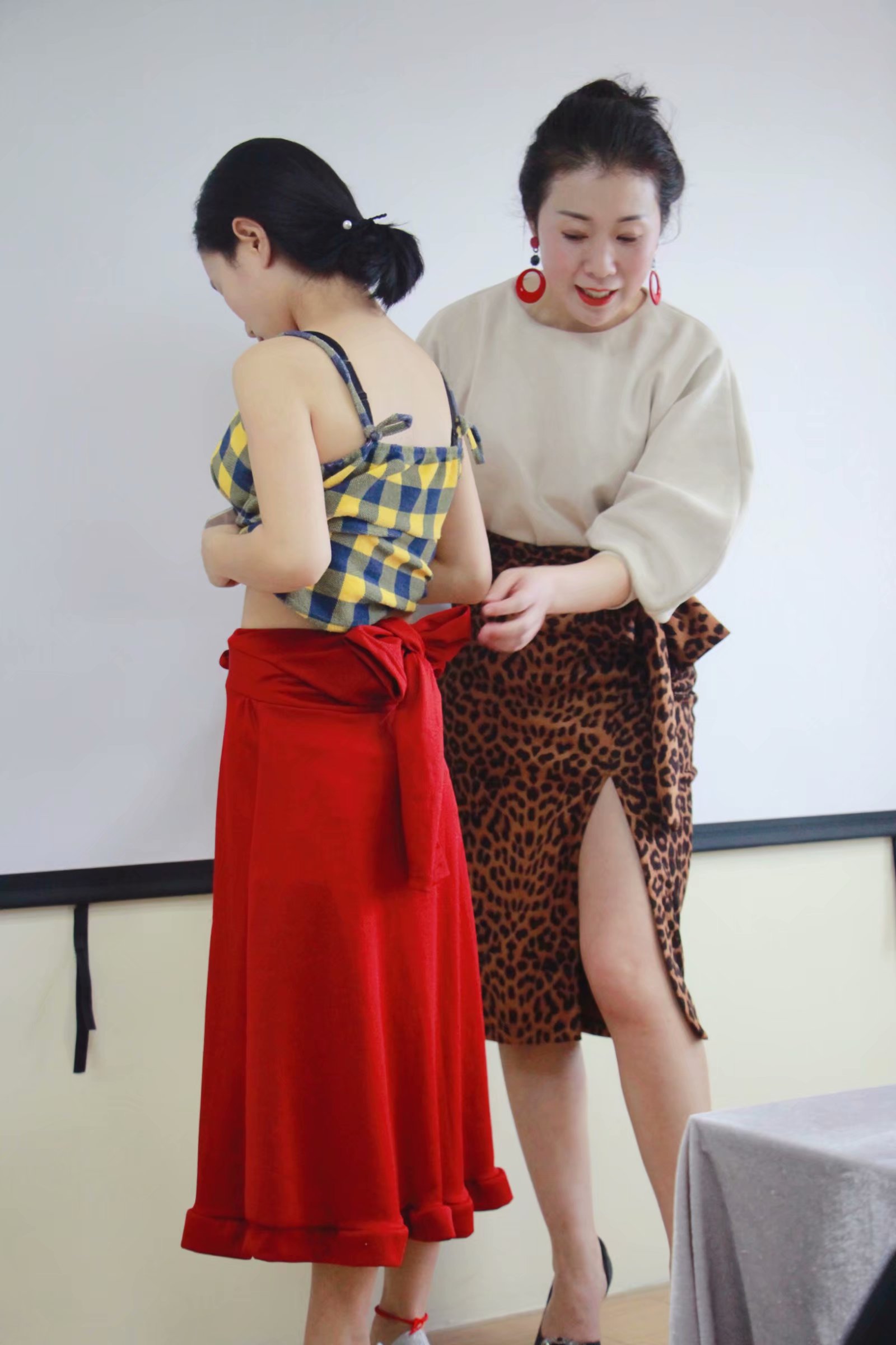 花木色彩和服装搭配,服装色彩搭配方法