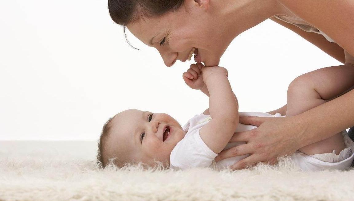 婴儿可不是任人摆布的玩偶，可不要低估你家孩子的能力哦