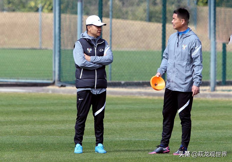 周爆驰援吴金贵，蒋圣龙去重庆？老崔喜获波兰光头！申花约战青岛