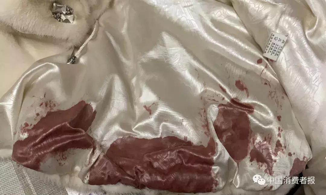 她们去什刹海冰场滑冰，却因*体下**大出血被送进了医院……