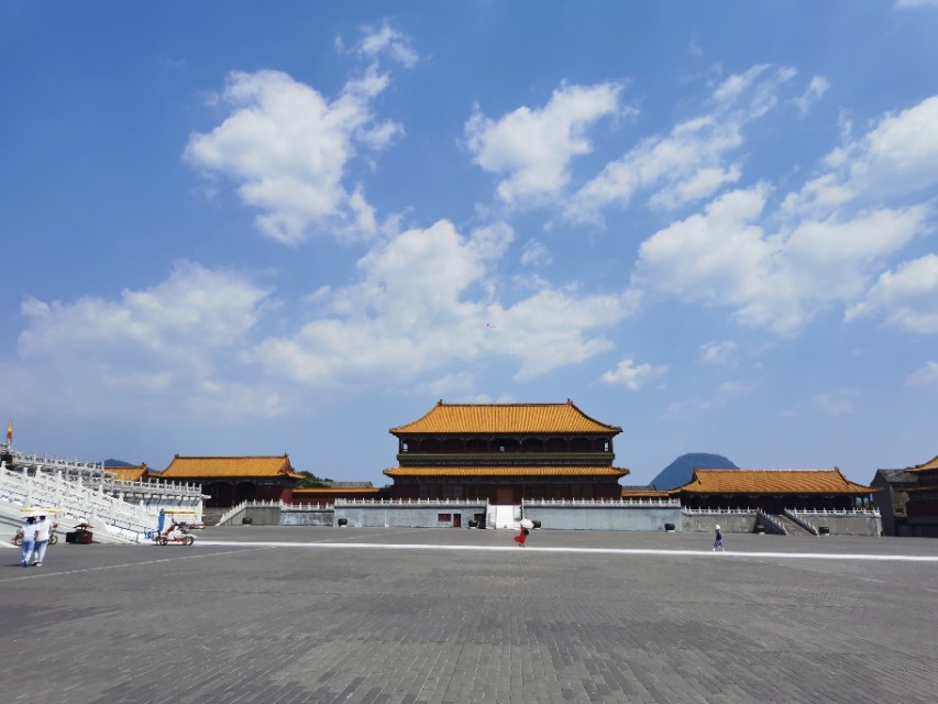 横店影视城广州街香港街春节攻略,广州街香港街和明清宫苑在一起吗