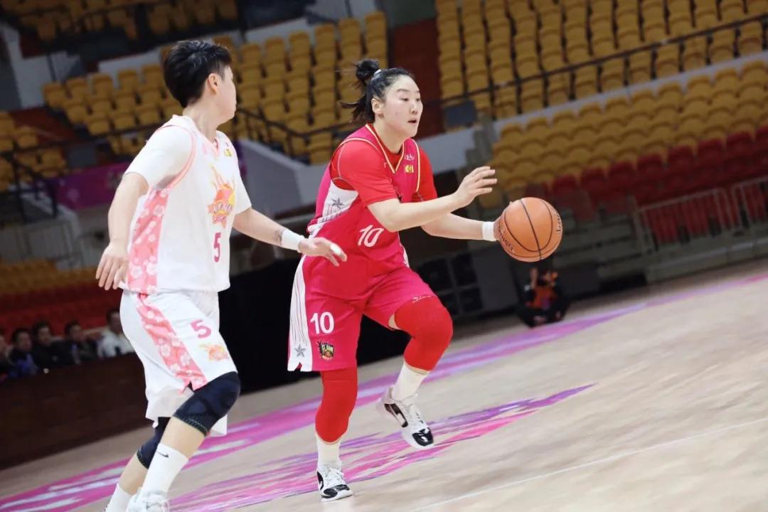 中国女篮武桐桐在山西队的比赛,山西女篮队长武桐桐回归赛场