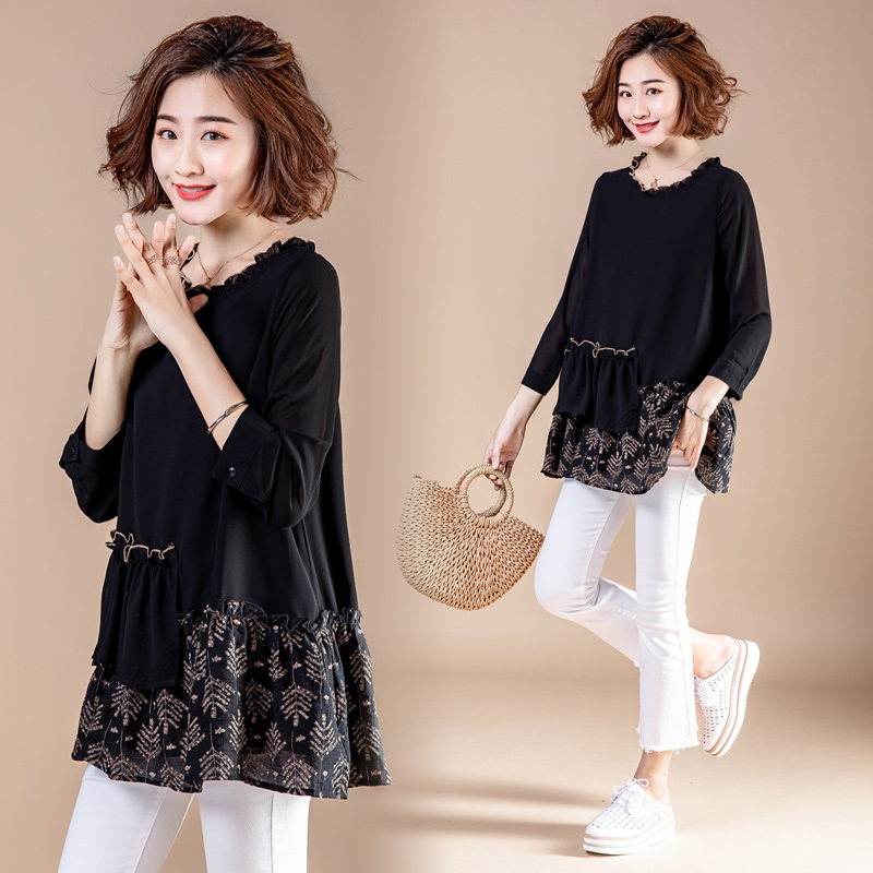 立秋后，媳妇就不再穿裙装了，只认这“雪纺衫+七分裤”，特别美