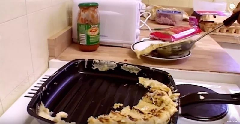 没有大人管的小孩子,没有大人管的孩子