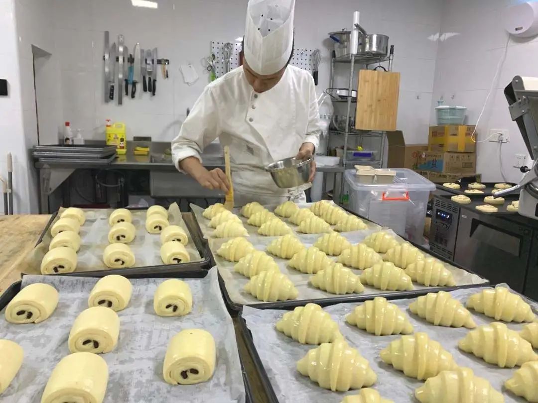 上海优美西点怎么学,上海优美西点烘焙学校学员拍摄