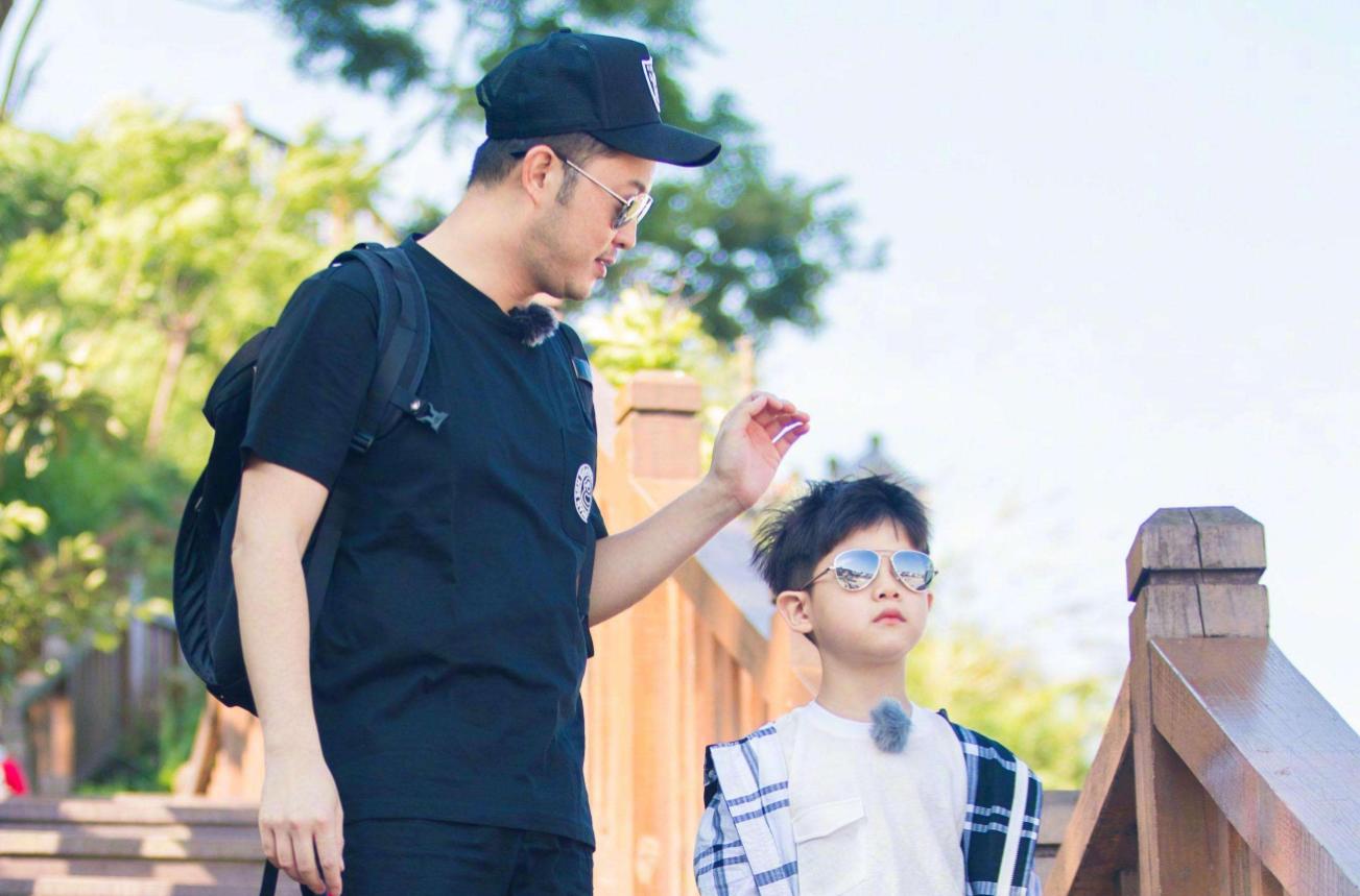 8岁儿子偷穿纸尿裤,8岁儿子偷塞纸尿裤