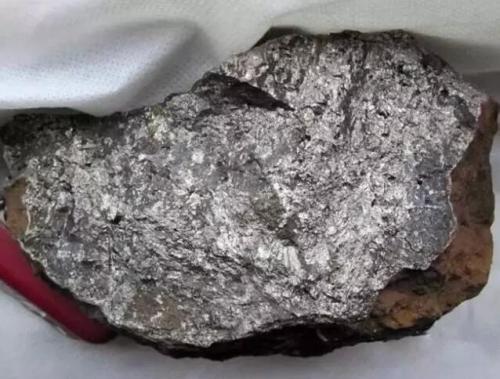 比黄金更值钱的稀有金属,自然产的金属有哪些比黄金贵