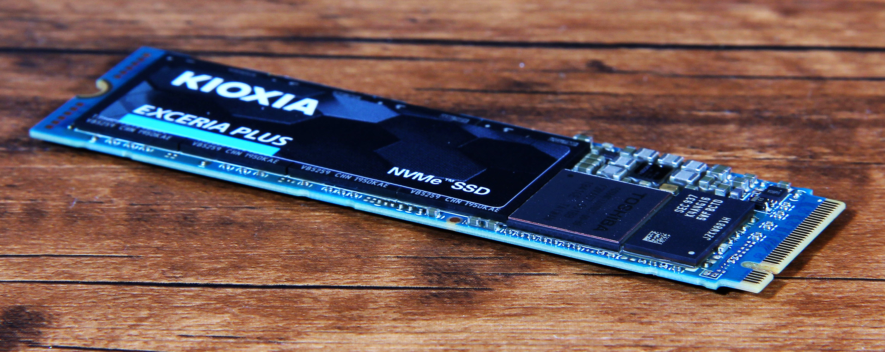 铠侠rc10固态硬盘测评,镁光2200固态对比铠侠rd10