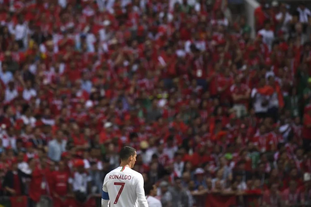 不做损害别人利益危害社会的事,不做危害社会的事的人