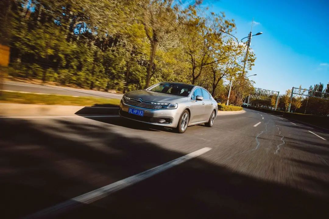 雪铁龙c6评车,雪铁龙c6新车上路感受