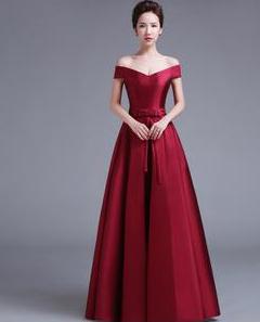 敬酒服跟酒店背景颜色一致好吗,敬酒服不选红色