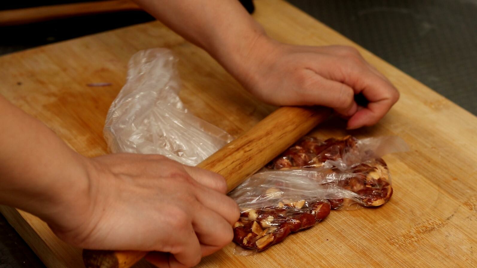 老干妈香辣脆油辣椒做法,饭店辣椒油正确做法