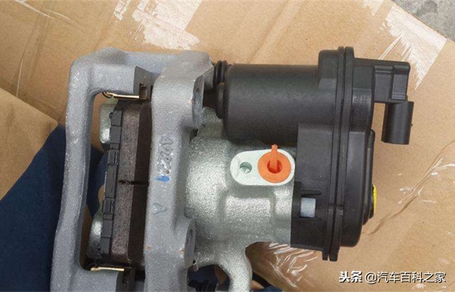 电瓶亏电后电子手刹失灵,电瓶没电了电子手刹能刹住吗