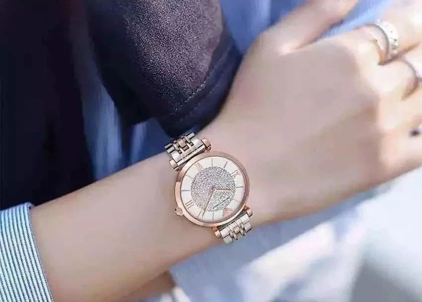 杨祐宁戴的什么表,张钧甯戴的手表