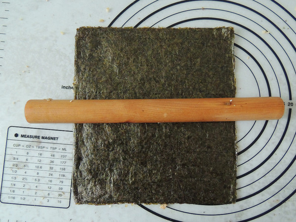 海苔好吃价格贵，教您1招，1块紫菜能做5包，质地脆嫩好解馋