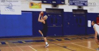 慢动作回放汤普森黑暗中投三分,汤普森运球11次得60分集锦