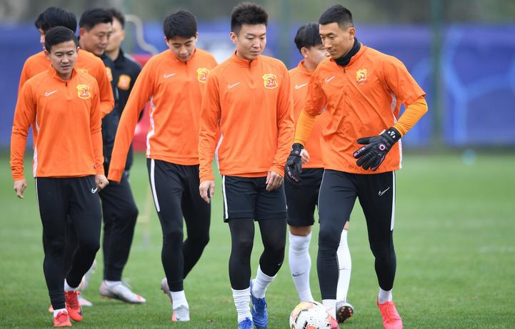 放掉3大刺头！武汉队将连签3海归+5冠军之星，李霄鹏升级三线