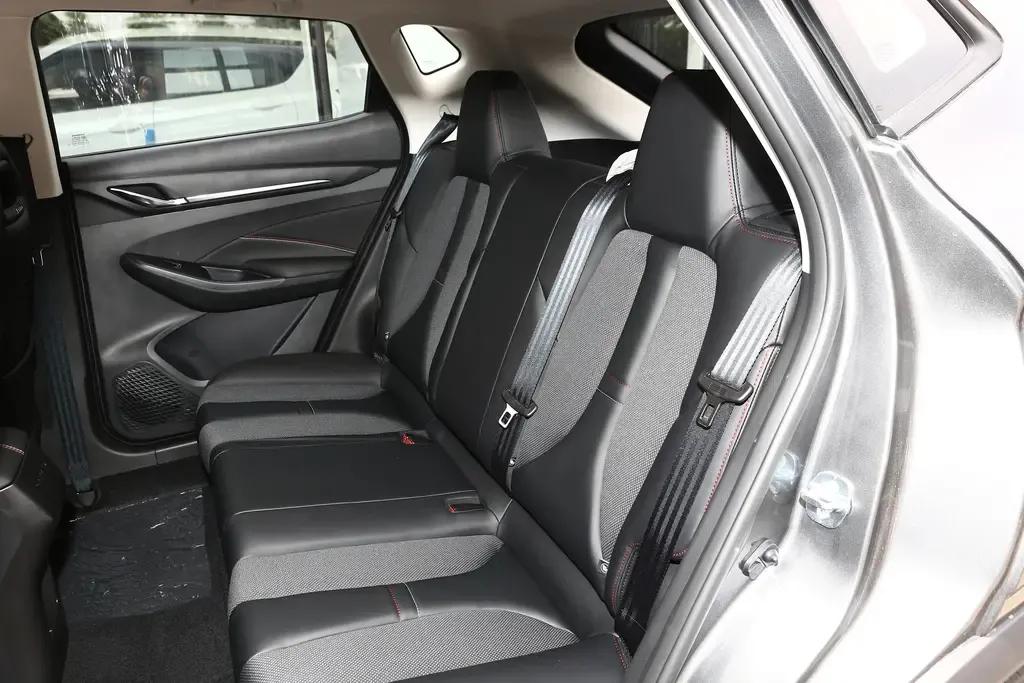 长安欧尚x5与哈弗m6哪个好,长安欧尚x5和哈弗m6谁更值得入手