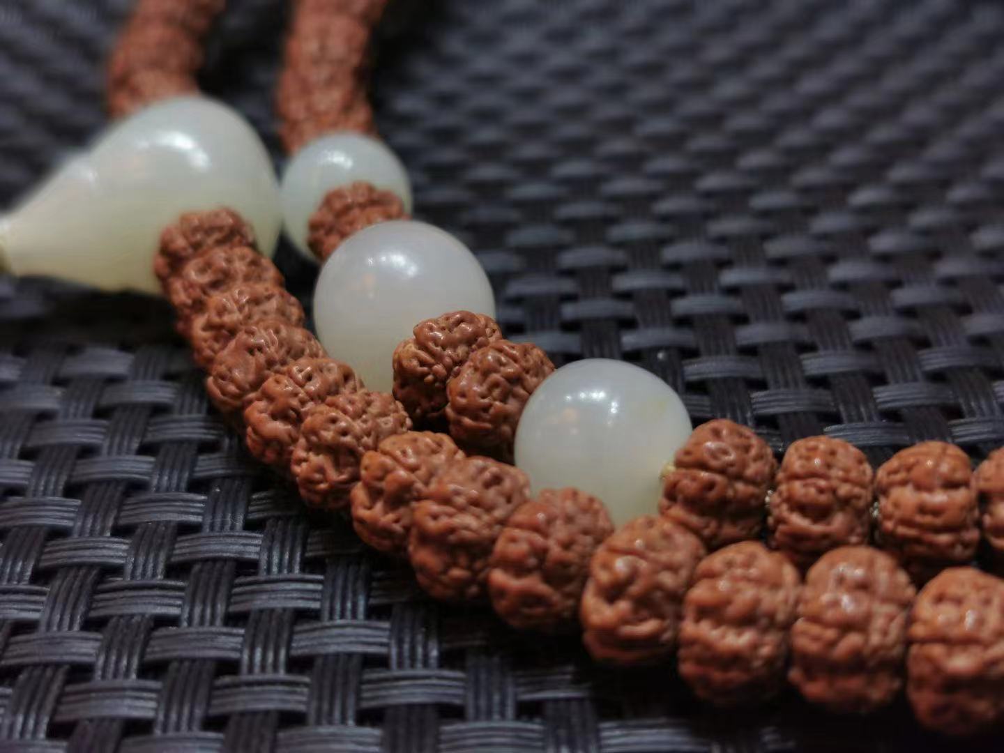 这6种文玩太古怪,这六种文玩一盘就包浆太省事儿了