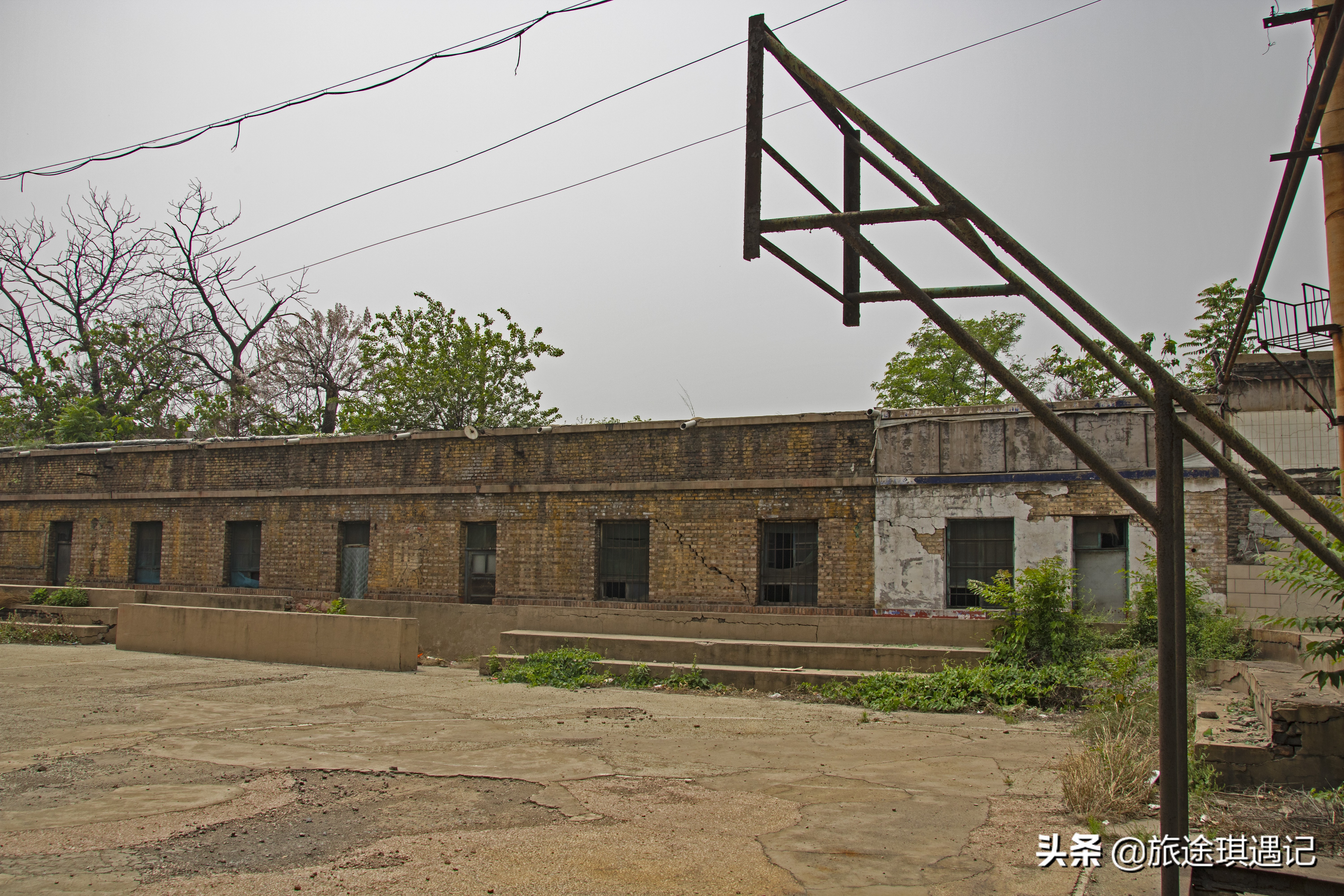 气势非凡的段家楼，中西合璧的建筑群，书写着一部煤矿兴亡史