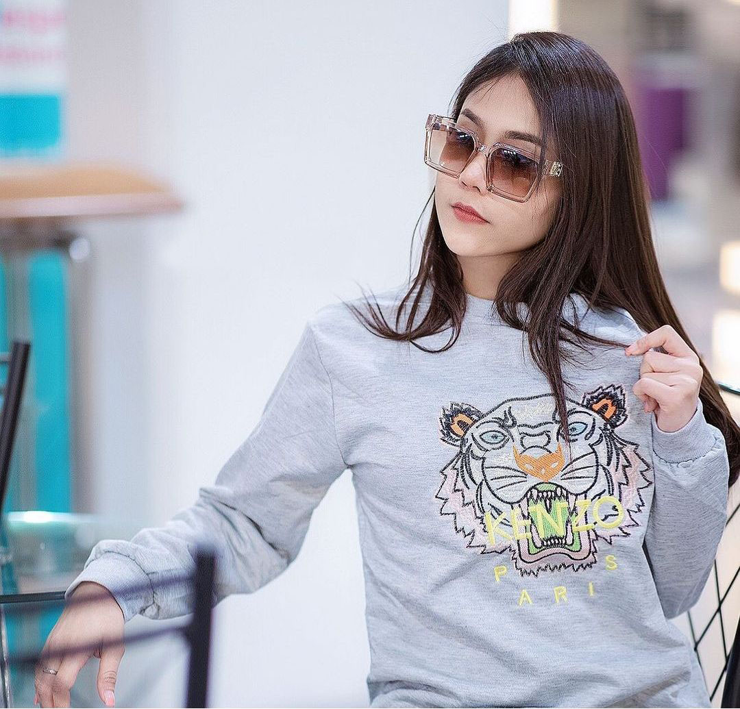 最新款卫衣减龄上档次,入春好物推荐清新减龄的小卫衣