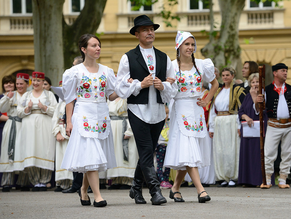 匈牙利自称是匈奴的后代是真的吗,匈牙利是因为匈奴而得名吗