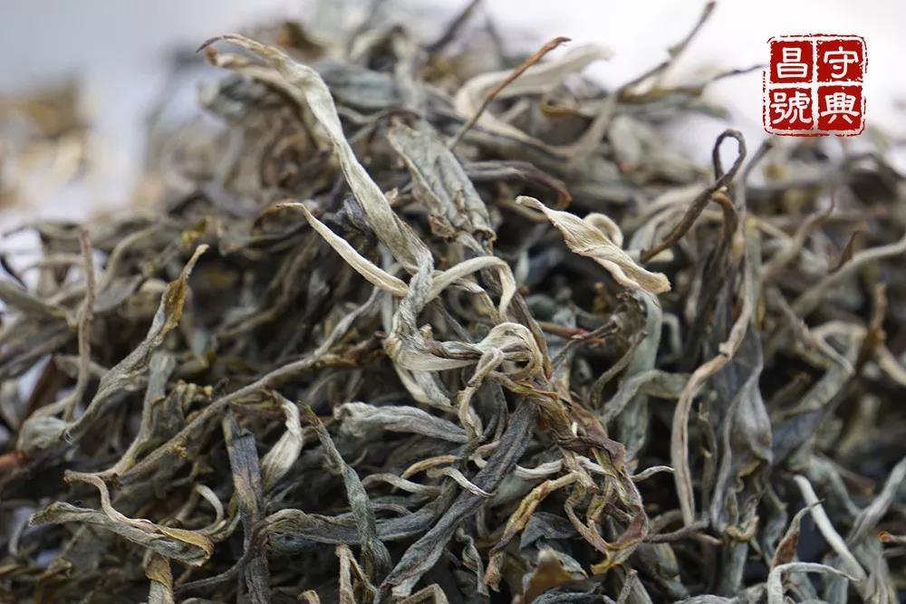 品饮普洱茶有哪些感受呢,普洱生茶喝后口腔发涩是怎么回事