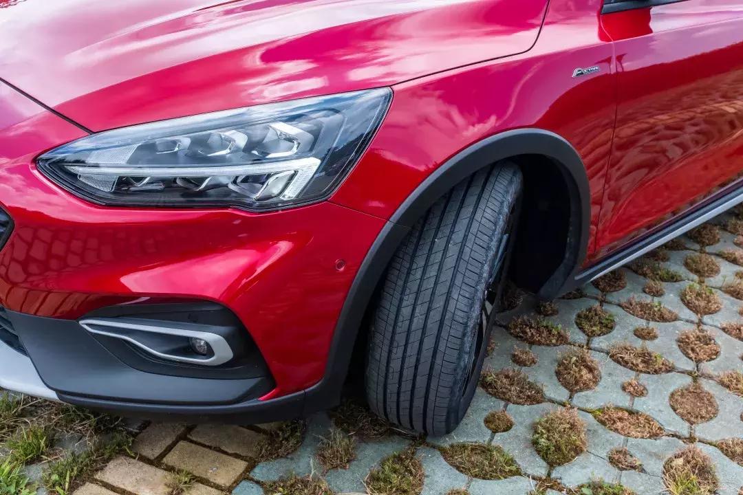 试驾福克斯rs越野,试驾测评福特福克斯最新款