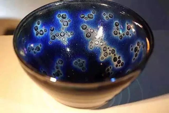 用建盏喝茶有哪些好处,用建盏喝茶的好处和坏处