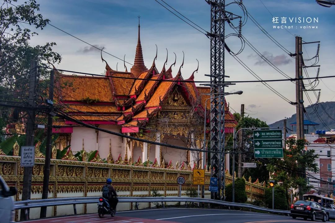 繁华熙攘，从海滩到山路的芭东（Patong）风情
