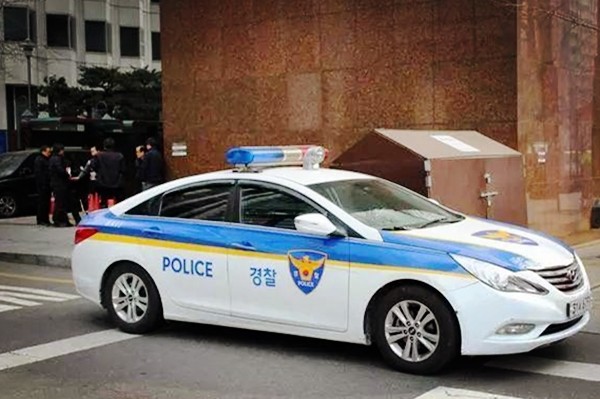 韩国公务员*拍偷**女性私密部位,一天上百次,手法娴熟,一气呵成